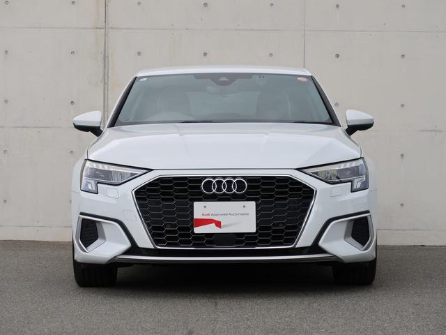 Ａ３セダン ３０ＴＦＳＩアドバンスド　コンビニエンス＆アシスタンスパッケージ　ナビゲーションパッケージ　ラグジュアリーパッケージ　テクノロジーパッケージ　認定中古車　ＥＴＣ　ＬＥＤヘッドライト　バックカメラ（3枚目）