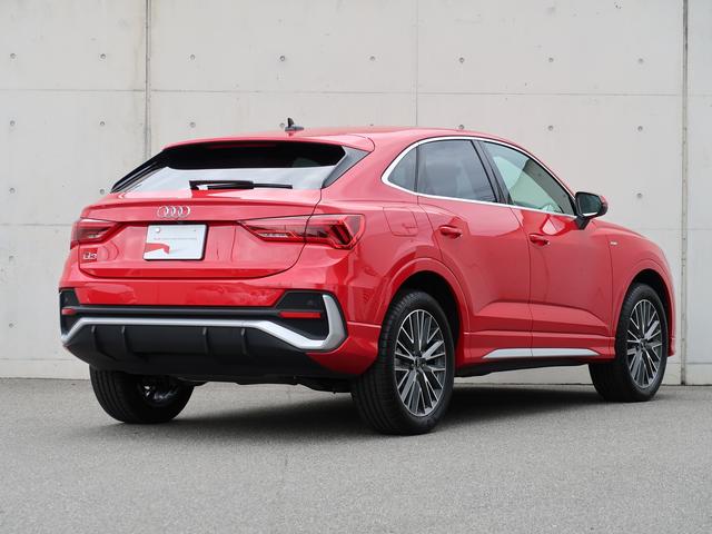 Ｑ３スポーツバック ３５ＴＦＳＩ　Ｓライン　コンビニエンス＆アシスタンスパッケージ　ＴＶチューナー　スマートフォンインターフェイス　プラスパッケージ　認定中古車　ＥＴＣ　シートヒーター　パーシャルレザーシート（4枚目）