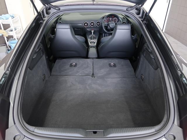 ＴＴクーペ ４５ＴＦＳＩクワトロ　Ｓラインパッケージ　クルーズコントロール　マトリクスＬＥＤヘッドライト　Ｓ　ｌｉｎｅパッケージ　コンフォートパッケージ　認定中古車　ＥＴＣ　バックカメラ（17枚目）