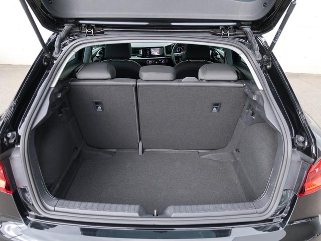 Ａ１スポーツバック ２５ＴＦＳＩ　スマートフォンインターフェイス　コンビニエンスアシスタンスパッケージ　ナビゲーションパッケージ　認定中古車　ＥＴＣ　ＬＥＤヘッドライト（15枚目）