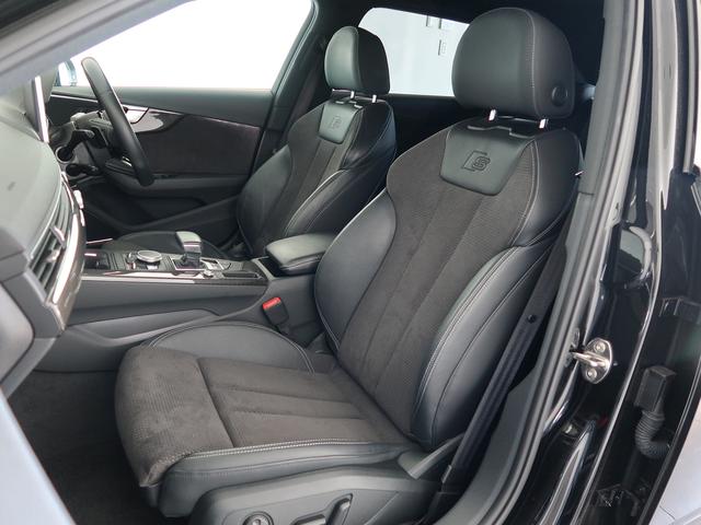 Ａｕｄｉが指定する独自の条件を全て満たした車だけが、認定資格を持つテクニシャンの手による１００項目にも及ぶ点検・整備のプロセスを受け、お客様のもとへ届けられます。