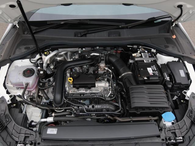 Ａ３ スポーツバック３０ＴＦＳＩ　Ｓライン　マトリクスＬＥＤヘッドライト　ダイナミックターンインディケーター　ブラックＡｕｄｉ　ｒｉｎｇｓ＆ブラックスタイリングパッケージ　ラグジュアリーパッケージ／Ｓ　ｌｉｎｅプラスパッケージ（17枚目）