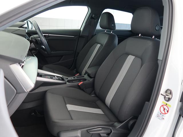 A3 スポーツバック30TFSIアドバンスド スマートフォンインターフェース コンビニエンス&アシスタンスパッケージ フロント電動シート調整機能なし ナビゲーションパッケージ サイドアシストパーキングセンサー無(9枚目)