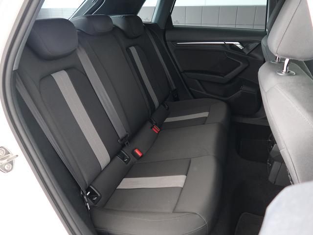 A3 スポーツバック30TFSIアドバンスド スマートフォンインターフェース コンビニエンス&アシスタンスパッケージ フロント電動シート調整機能なし ナビゲーションパッケージ サイドアシストパーキングセンサー無(10枚目)