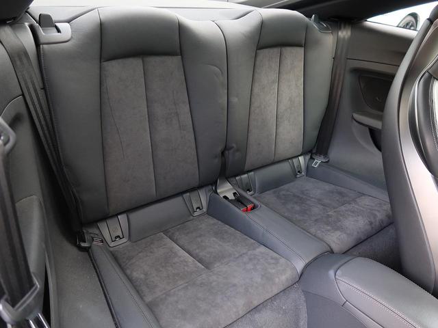 ＴＴＳクーペ ベースグレード　アルミホイール　５　スポークブレードデザイン　ブラックポリッシュト９　Ｊ　ｘ　１９　ブラックハイグロススタイリングパッケージ　Ｂａｎｇ　＆　Ｏｌｕｆｓｅｎ　サウンドシステム　認定中古車　ＥＴＣ（12枚目）