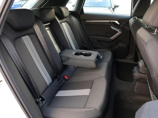 Ａ３ スポーツバック３０ＴＦＳＩアドバンスド　コンビニエンス＆アシスタンスパッケージライト　ナビゲーションパッケージ　認定中古車　バックカメラ　ＥＴＣ　ＬＥＤヘッドライト（11枚目）