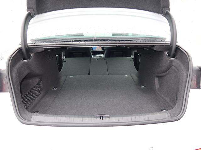 Ａ６ ４０ＴＤＩクワトロ　Ｓライン　テクノロジーパッケージ　認定中古車　ＥＴＣ　ＨＤマトリクスＬＥＤヘッドライト　パークアシストパッケージ　デモカーアップ車両　全周囲カメラ（17枚目）