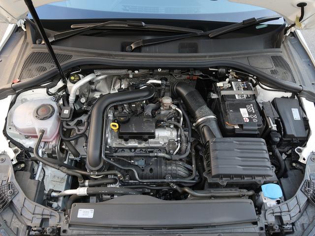 �r�C�ʂ����������A�R��ƃp���[�𗼗����鍂���������^�[�{�G���W���B