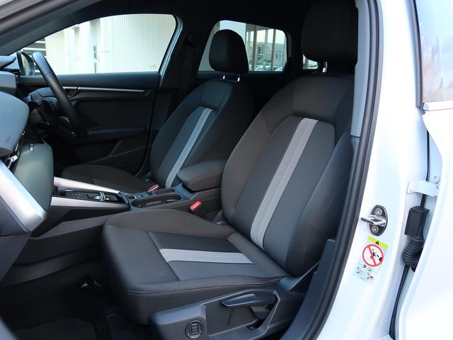 Ａ３ スポーツバック３０ＴＦＳＩアドバンスド　コンビニエンス＆アシスタンスパッケージ／フロント電動シート調整機能なし　スマートフォンインターフェース　ナビゲーションパッケージ　イレギュラー仕様車サイドアシスト／パーキングセンサー無　認定中古車（9枚目）