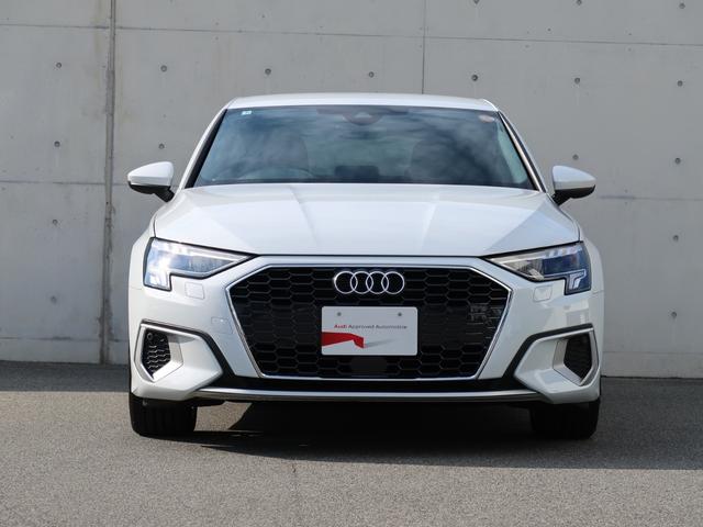 Ａ３ スポーツバック３０ＴＦＳＩアドバンスド　コンビニエンス＆アシスタンスパッケージ　ナビゲーションパッケージ　テクノロジーパッケージ　プライバシーガラス　認定中古車　ＥＴＣ　バックカメラ（4枚目）