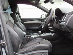 人間工学に基づいて設計されたシートは車のもっているドライビングフィールドを存分にドライバーに伝えてくれるクオリティの高い仕上がりとなっております。 6