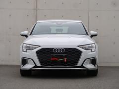 一目でＡｕｄｉだと分かる特色を持つフロントマスク。 2