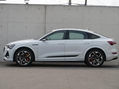 厳選したＡｕｄｉ認定中古車を取り揃えております。「納車前１００項目点検整備・Ａｕｄｉ認定中古車保証」で安心のＡｕｄｉ　Ｌｉｆｅをご提供致します。 3
