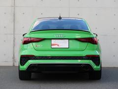 ���ܤǣ���������ʬ�����ÿ�����ĥǥ����󡣤���¸�ߤϤ��Ĥλ���⡢�����Ρ�����Τ˴�ư��Ϳ��³���ޤ��� 7