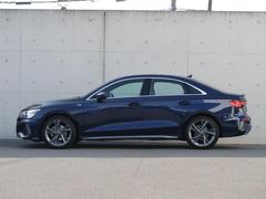 ���ܤǣ���������ʬ�����ÿ�����ĥǥ����󡣤���¸�ߤϤ��Ĥλ���⡢�����Ρ�����Τ˴�ư��Ϳ��³���ޤ��� 3