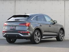 ���ܤǣ���������ʬ�����ÿ�����ĥǥ����󡣤���¸�ߤϤ��Ĥλ���⡢�����Ρ�����Τ˴�ư��Ϳ��³���ޤ��� 4