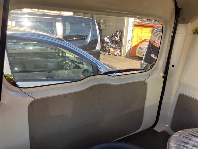 ＮＶ１００クリッパーバン 　４速オートマ　フルセグナビ　Ｂｌｕｅｔｏｏｔｈ　キーレスキー　フロントパワーウィンドウ　エアコン　パワステ　両側パワースライドドア（10枚目）