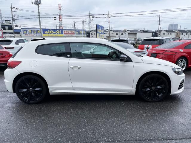 シロッコ Ｒ　電動ブラックレザーシート　純正１９ＡＷ　純正ナビ・ＴＶ　クルーズコントロール　ＤＣＣ　ＸＤＳ　６速ＤＳＧ　パドルシフト　ＥＴＣ（4枚目）