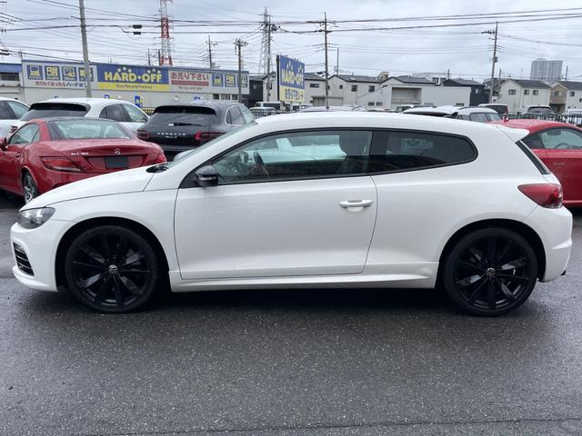 シロッコ Ｒ　電動ブラックレザーシート　純正１９ＡＷ　純正ナビ・ＴＶ　クルーズコントロール　ＤＣＣ　ＸＤＳ　６速ＤＳＧ　パドルシフト　ＥＴＣ（5枚目）