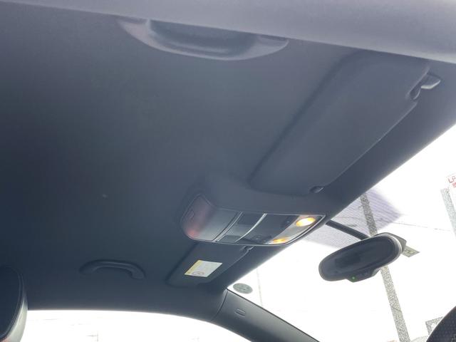 シロッコ Ｒ　電動ブラックレザーシート　純正１９ＡＷ　純正ナビ・ＴＶ　クルーズコントロール　ＤＣＣ　ＸＤＳ　６速ＤＳＧ　パドルシフト　ＥＴＣ（12枚目）