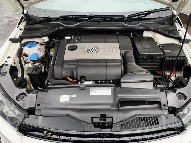 シロッコ Ｒ　電動ブラックレザーシート　純正１９ＡＷ　純正ナビ・ＴＶ　クルーズコントロール　ＤＣＣ　ＸＤＳ　６速ＤＳＧ　パドルシフト　ＥＴＣ（17枚目）