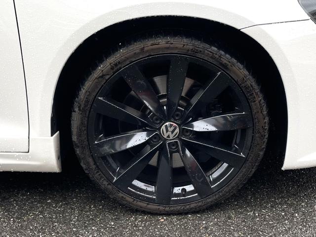 シロッコ Ｒ　電動ブラックレザーシート　純正１９ＡＷ　純正ナビ・ＴＶ　クルーズコントロール　ＤＣＣ　ＸＤＳ　６速ＤＳＧ　パドルシフト　ＥＴＣ（19枚目）