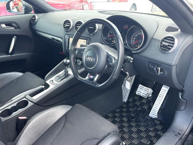 TTクーペ 1.8TFSI Sラインパッケージ 専用ハーフレザーシート 専用18AW 専用エアロ 純正ナビ・TV ETC(15枚目)