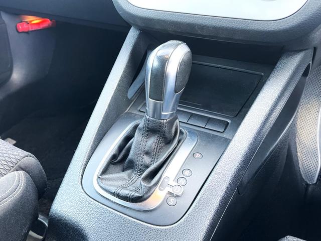 シロッコ Rライン ディナミッシュ DCC XDS カラーインジケーター Rライン専用エアロ・18AW・シート シートヒーター 純正ナビ・TV ETC(11枚目)