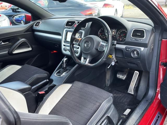 シロッコ Rライン ディナミッシュ DCC XDS カラーインジケーター Rライン専用エアロ・18AW・シート シートヒーター 純正ナビ・TV ETC(15枚目)