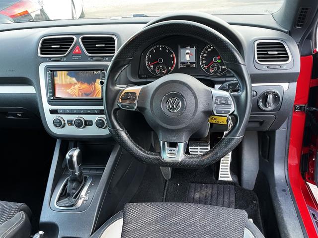 シロッコ Rライン ディナミッシュ DCC XDS カラーインジケーター Rライン専用エアロ・18AW・シート シートヒーター 純正ナビ・TV ETC(16枚目)