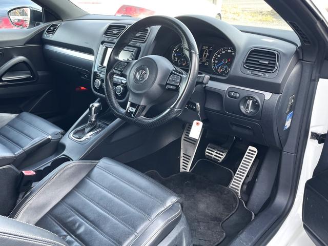 シロッコ R ARQRAYマフラー ダウンサス 純正18AW 純正ナビ・TV・Bカメラ ブラックレザーシート シートヒーター DCC XDS ETC(14枚目)