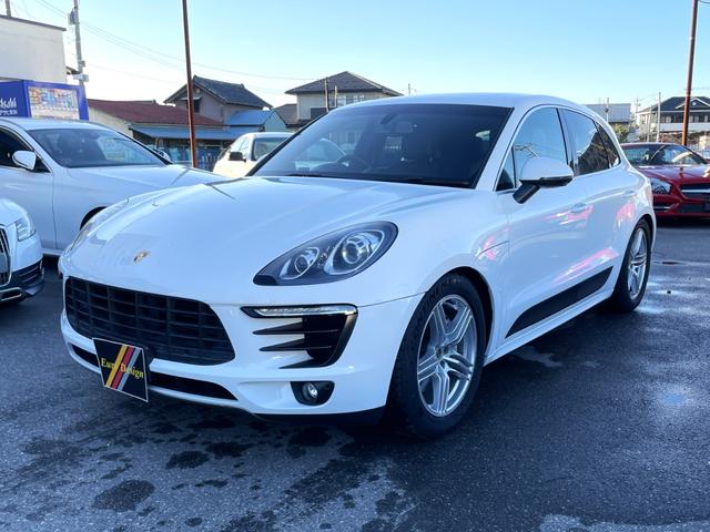 マカン マカンＳ　スポーツクロノＰＫＧ　ローダウン　黒革シート・シートヒーター　パノラマサンルーフ　　ＰＡＳＭ　純正１９ＡＷ　純正ナビ・ＴＶ・Ｂカメラ　ＥＴＣ（7枚目）