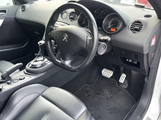 電動ブラックレザーシート　シートヒーター　社外ナビ・ＴＶ・Ｂカメラ・ドラレコ　純正１８ＡＷ　レムス４本出しマフラー　クルーズコントロール　ＥＴＣ