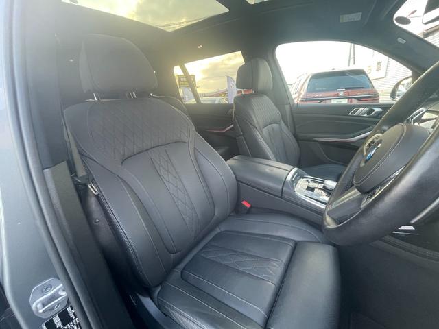 Ｘ７ ｘＤｒｉｖｅ　４０ｄ　Ｍスポーツ　弊社顧客下取り車／６人乗り／スカイラウンジサンルーフ／２列目コンフォートシート／黒レザー／４輪エアサス／インテグレイテッドアクティブステアリング／エグゼクティブドライブプロ／アイコニックグロー（3枚目）