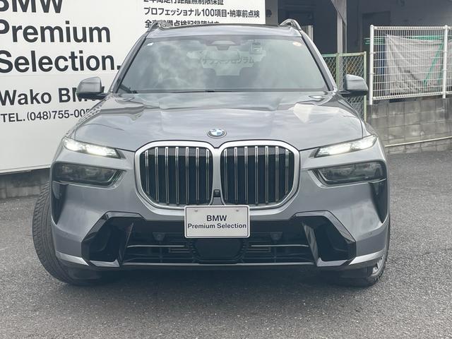 Ｘ７ ｘＤｒｉｖｅ　４０ｄ　Ｍスポーツ　弊社顧客下取り車／６人乗り／スカイラウンジサンルーフ／２列目コンフォートシート／黒レザー／４輪エアサス／インテグレイテッドアクティブステアリング／エグゼクティブドライブプロ／アイコニックグロー（8枚目）