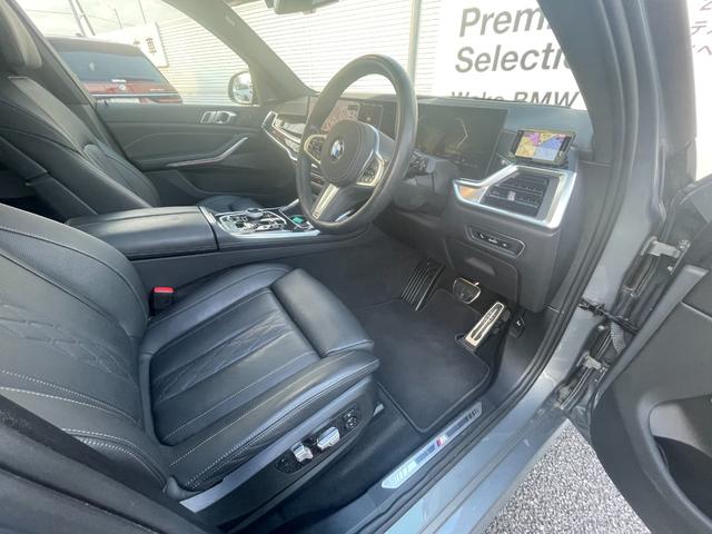 Ｘ７ ｘＤｒｉｖｅ　４０ｄ　Ｍスポーツ　弊社顧客下取り車／６人乗り／スカイラウンジサンルーフ／２列目コンフォートシート／黒レザー／４輪エアサス／インテグレイテッドアクティブステアリング／エグゼクティブドライブプロ／アイコニックグロー（30枚目）