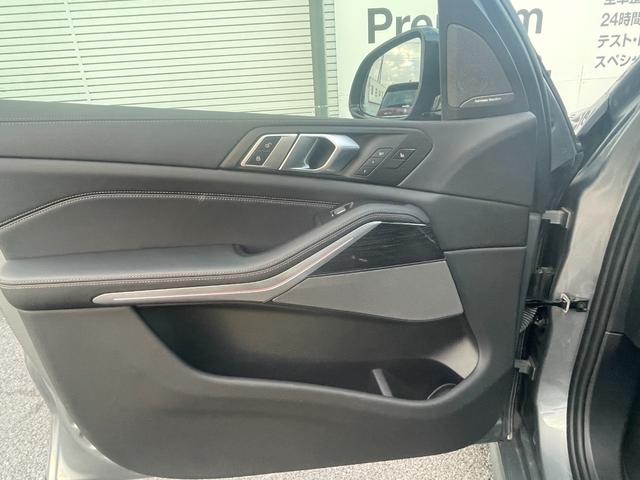 Ｘ７ ｘＤｒｉｖｅ　４０ｄ　Ｍスポーツ　弊社顧客下取り車／６人乗り／スカイラウンジサンルーフ／２列目コンフォートシート／黒レザー／４輪エアサス／インテグレイテッドアクティブステアリング／エグゼクティブドライブプロ／アイコニックグロー（49枚目）