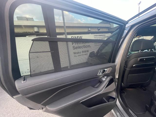 Ｘ７ ｘＤｒｉｖｅ　４０ｄ　Ｍスポーツ　弊社顧客下取り車／６人乗り／スカイラウンジサンルーフ／２列目コンフォートシート／黒レザー／４輪エアサス／インテグレイテッドアクティブステアリング／エグゼクティブドライブプロ／アイコニックグロー（52枚目）