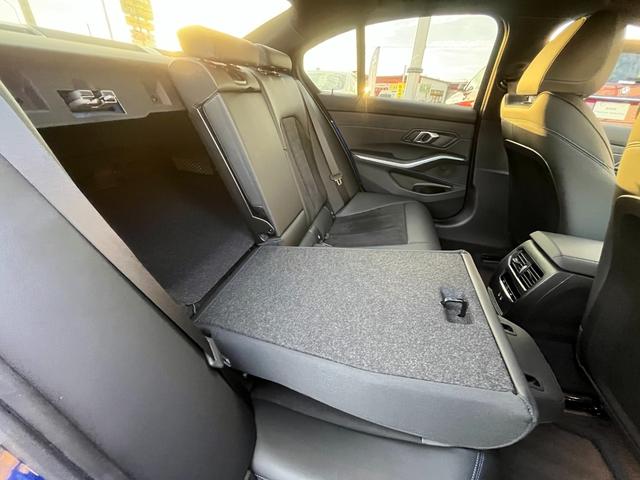 ３シリーズ ３２０ｄ　ｘＤｒｉｖｅ　Ｍスポーツ　コンフォートパッケージ／パーキングアシストプラス／純正１９インチアルミホイール／元レンタカー／ＡＣＣ／ブラックキドニーグリル／ＬＥＤヘッドライト／シートヒーター／認定中古車保証２年付き（22枚目）