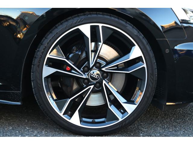 S5スポーツバック ベースグレード BANG&OLUFSENサウンド/黒革シート/シートヒーター/ステアリングヒーター/ブラック Audi rings & ブラックスタイリングPKG/カーボンインテリアトリム/純正ナビ・TV(5枚目)