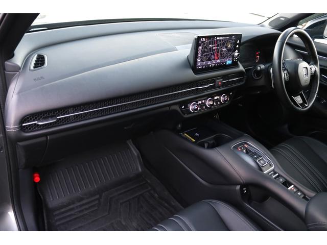 ZR-V e:HEV Z特別仕様車ブラックスタイル 1オーナー/新車PKG/全方位カメラ/黒革シート/前後シート・ステアリングヒーター/9インチナビ・TV/ワイヤレス充電/ブラインドスポットモニター/パワーバックドア/ホンダセンシング(13枚目)