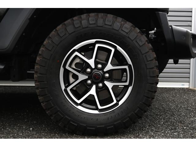 ジープ・ラングラーアンリミテッド ルビコン　１オーナー／黒革シート／パワーシート／シートヒーター／フロント・バックカメラ／アルパイン製サブウーファー／アダプティブクルーズコントロール／ブラインドスポットモニター／純正１７インチＡＷ／ＥＴＣ２．０（5枚目）