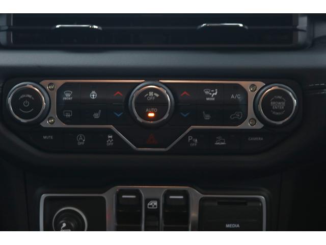 ジープ・ラングラーアンリミテッド ルビコン　１オーナー／黒革シート／パワーシート／シートヒーター／フロント・バックカメラ／アルパイン製サブウーファー／アダプティブクルーズコントロール／ブラインドスポットモニター／純正１７インチＡＷ／ＥＴＣ２．０（23枚目）