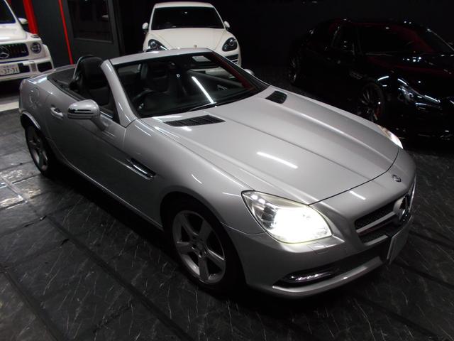 ＳＬＫ２００ブルーエフィシェンシー　スポーツ　２０１１年モデル　ディーラー整備車両　整備記録簿　電動オープン　キセノンヘッドライト　黒革シート　純正ＨＤＤナビ地デジＢカメラ　ＣＤ録音ＤＶＤ再生ブルートゥースＵＳＢ　クルーズコントロール　ＥＴＣ(10枚目)