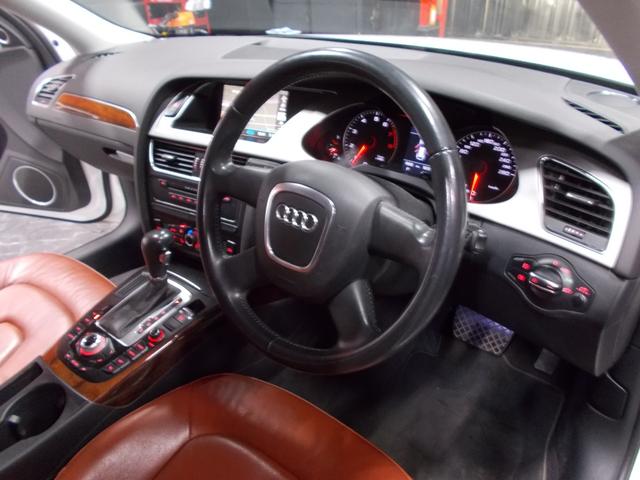 Ａ４アバント １．８ＴＦＳＩ　ＳＥパッケージ　ディーラー整備車両　整備記録簿　キセノンヘッドライト　純正１７インチアルミ　キャメル革シート　純正ナビ　地デジフルセグテレビ　バックカメラ　プッシュスタート　スマートキー　ＥＴＣ（11枚目）