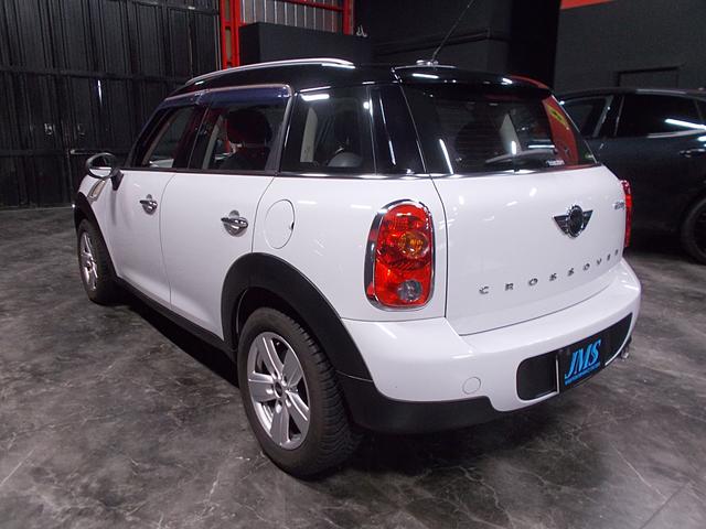 ＭＩＮＩ クーパーＤ　クロスオーバー　ディーラー整備車両　整備記録簿　ディーゼルターボエンジン　キセノンヘッドライト　１６インチ　オールシーズンタイヤ　ＳＤナビ地デジＢカメラ　ＣＤ録音ＤＶＤ再生ブルートゥースＵＳＢ　ドラレコ　スペアキー（8枚目）