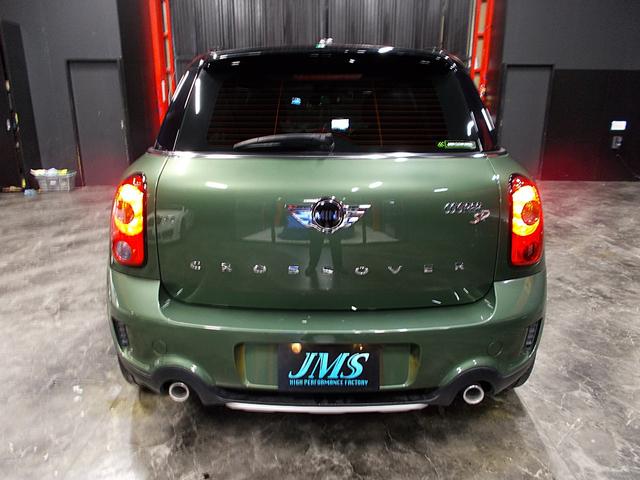 ＭＩＮＩ クーパーＳＤ　クロスオーバー　ブラックデザインパッケージ　ディーラー整備車両　整備記録簿　ディーゼルターボエンジン　キセノンヘッドライト　社外ナビ　地デジテレビ　ＣＤ　ＡＵＸ　ＳＤ　プッシュスタート　スマートキー　パドルシフト（7枚目）