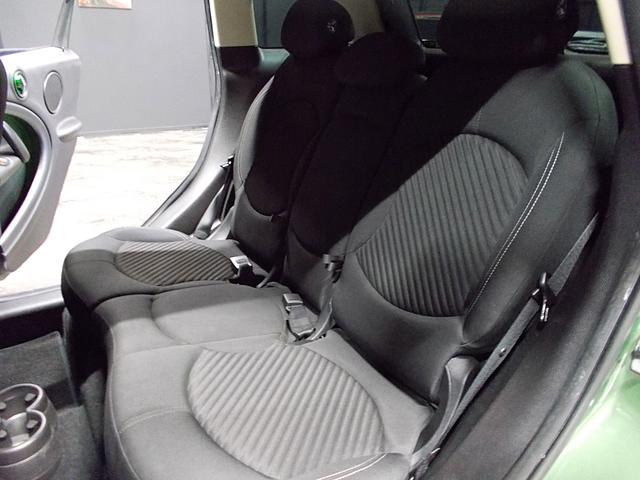 ＭＩＮＩ クーパーＳＤ　クロスオーバー　ブラックデザインパッケージ　ディーラー整備車両　整備記録簿　ディーゼルターボエンジン　キセノンヘッドライト　社外ナビ　地デジテレビ　ＣＤ　ＡＵＸ　ＳＤ　プッシュスタート　スマートキー　パドルシフト（15枚目）