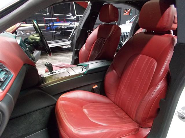 ギブリ ベースグレード　ディーラー整備車両　整備記録簿　Ｖ６　８速ＡＴターボ　赤革シート　純正１９インチ　ガラスサンルーフ　純正ＳＤナビ　地デジフルセグ　バックカメラ　ブルートゥース　ＵＳＢ　ＥＴＣ　クルーズコントロール（15枚目）