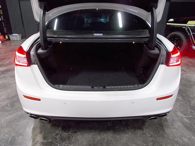 ギブリ ベースグレード　ディーラー整備車両　整備記録簿　Ｖ６　８速ＡＴターボ　赤革シート　純正１９インチ　ガラスサンルーフ　純正ＳＤナビ　地デジフルセグ　バックカメラ　ブルートゥース　ＵＳＢ　ＥＴＣ　クルーズコントロール（18枚目）